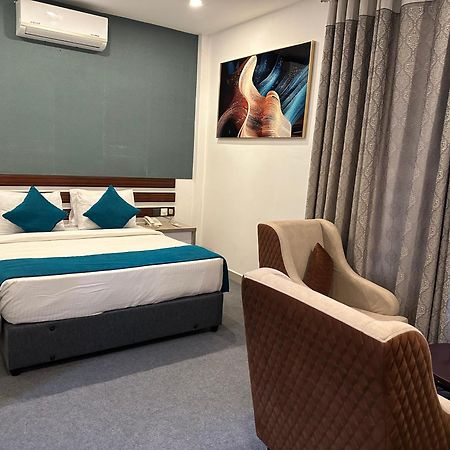 קנדי Elegant Hotel מראה חיצוני תמונה