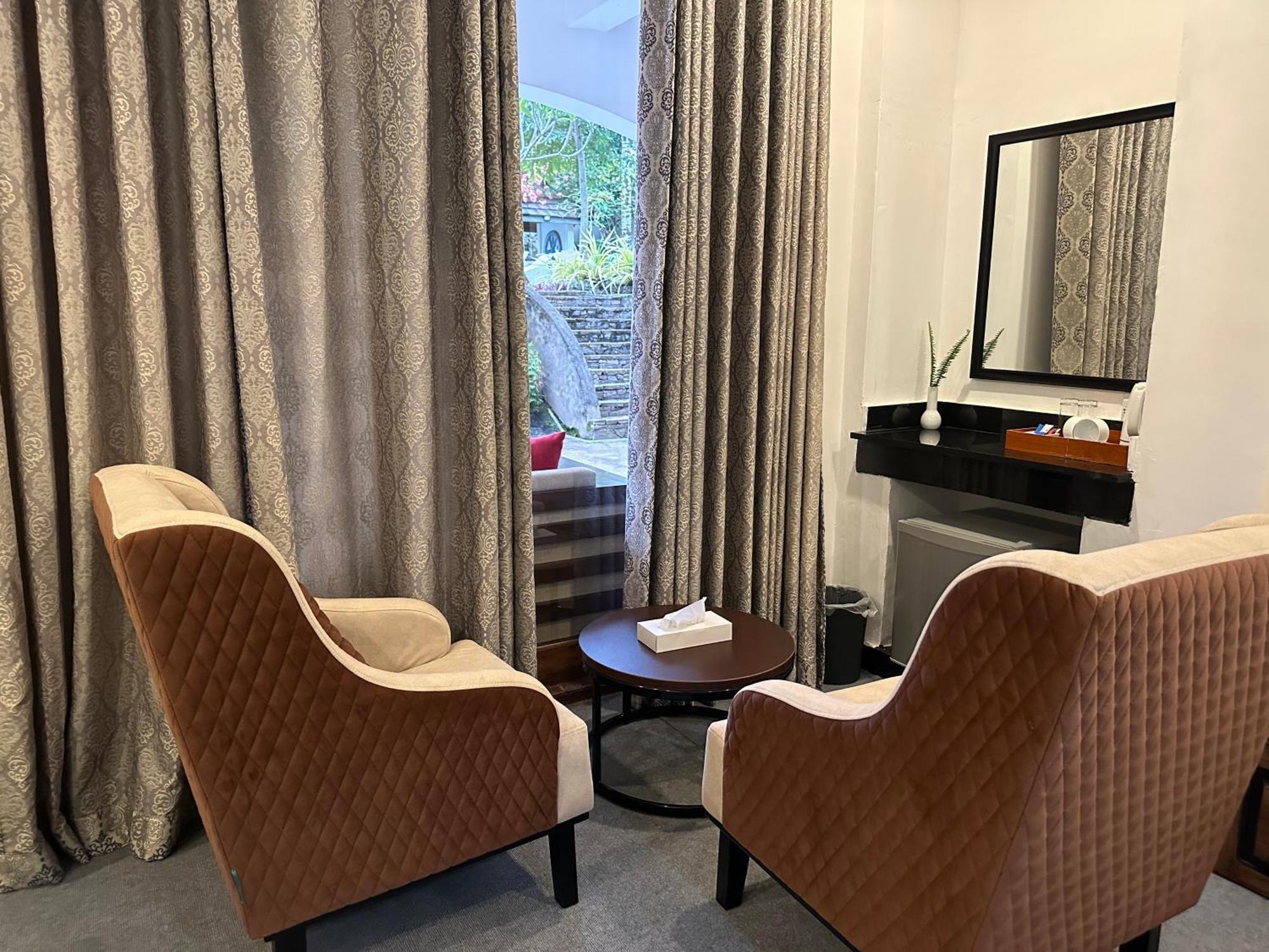 קנדי Elegant Hotel מראה חיצוני תמונה