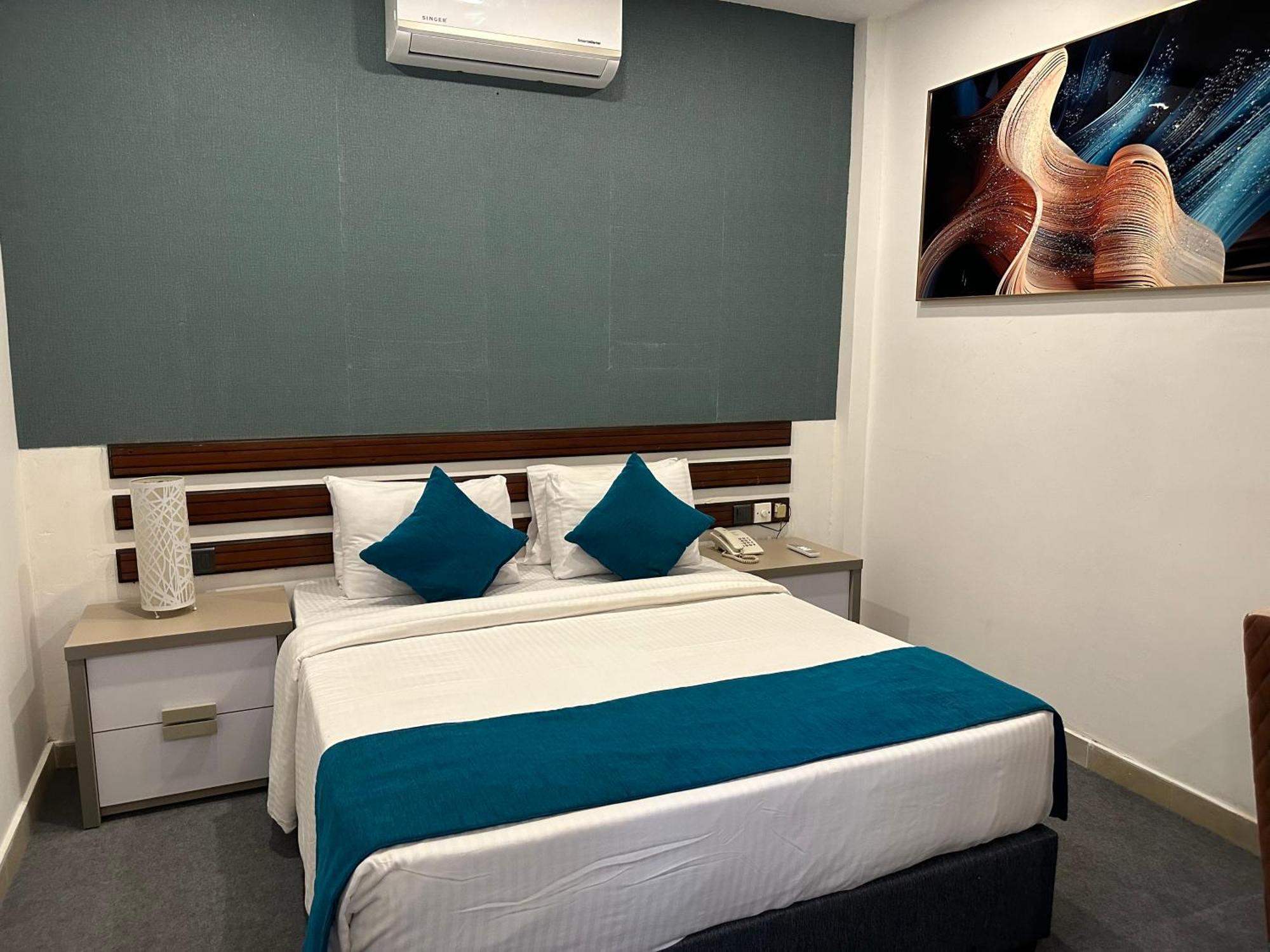 קנדי Elegant Hotel מראה חיצוני תמונה