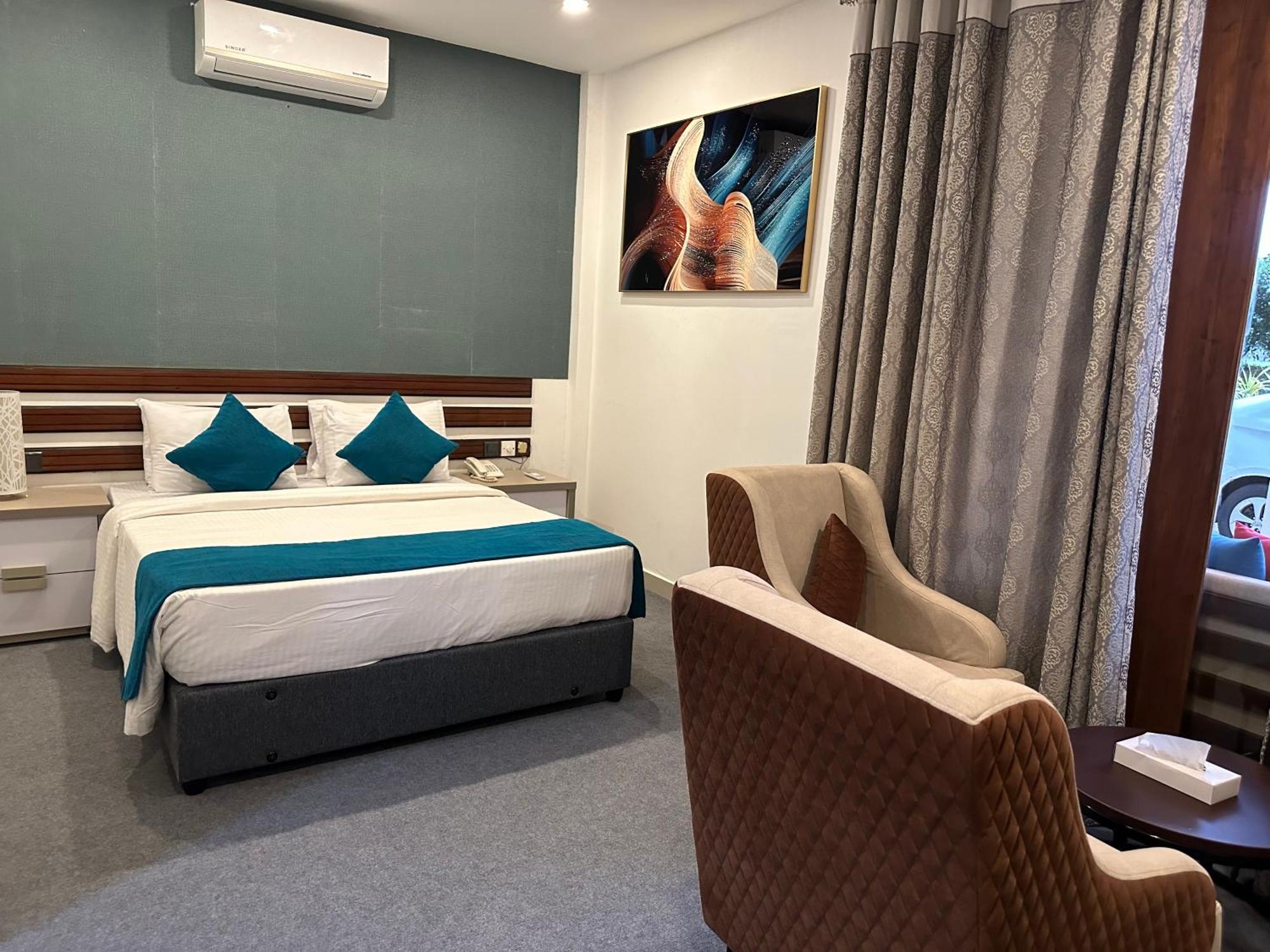 קנדי Elegant Hotel מראה חיצוני תמונה
