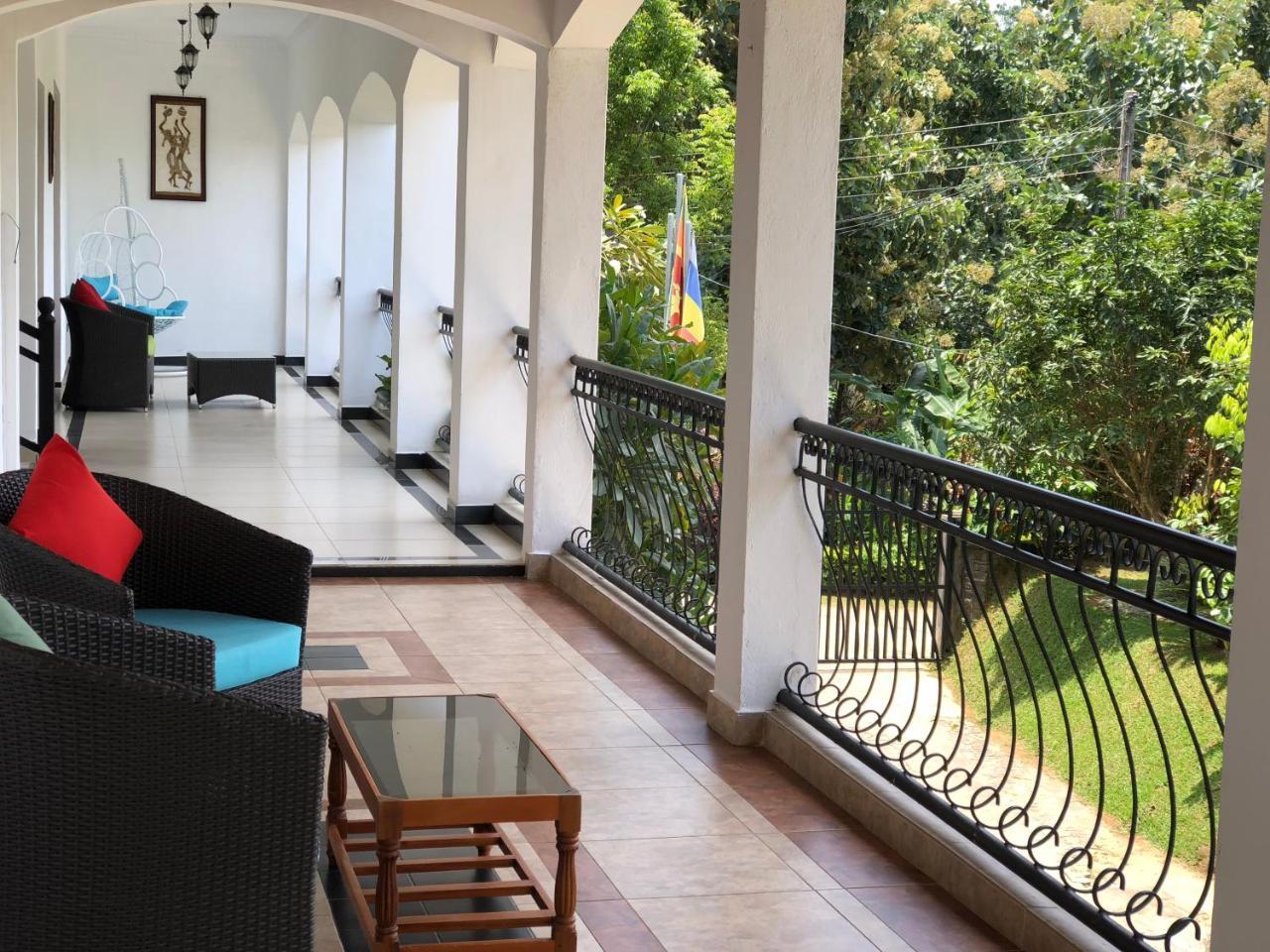 קנדי Elegant Hotel מראה חיצוני תמונה
