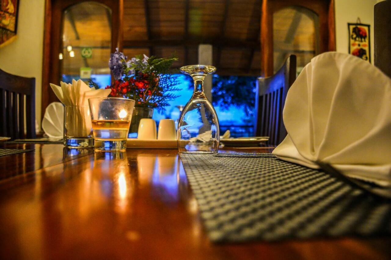 קנדי Elegant Hotel מראה חיצוני תמונה